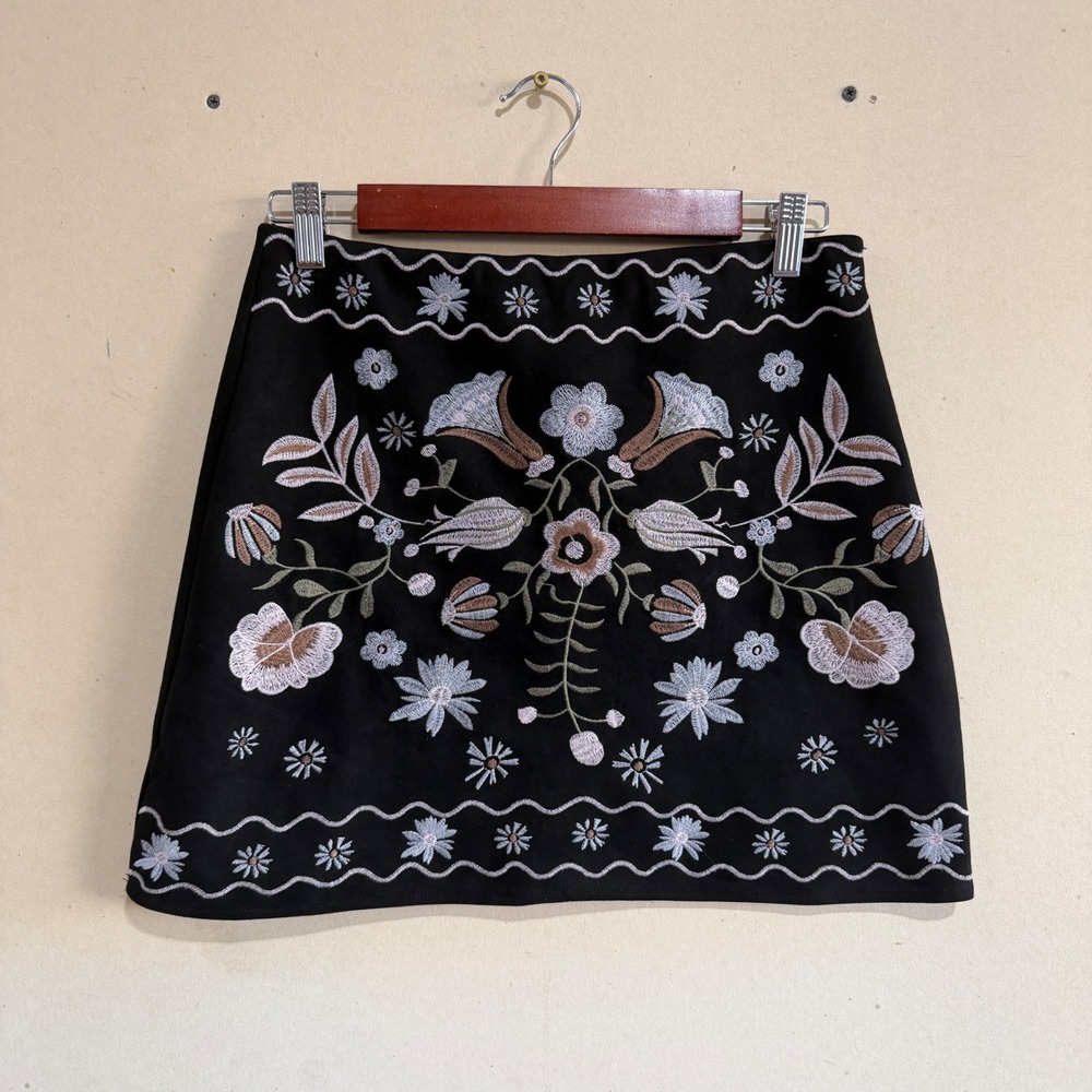 Mi Ami Black Floral Embroidered Mini Skirt Boho Faux Suede Womens M